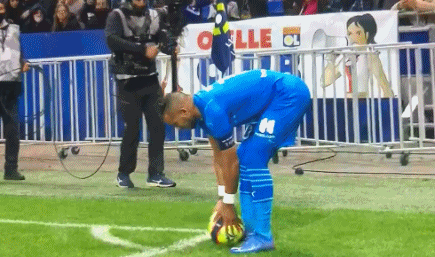 鲁比亚莱斯：特瓦斯批评前任主席拿高薪，他现在薪水却翻了11倍