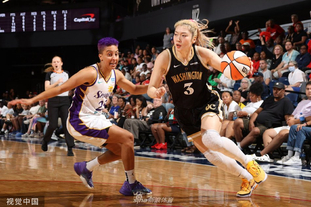 美职联战报：怀特双响，温哥华白浪3-1圣地亚哥晋级总决赛（美职联速递：怀特梅开二度，温哥华白浪3-1力克圣地亚哥挺进总决赛）