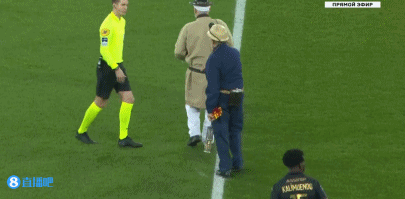 西甲半场：贝林厄姆头槌破僵，皇马暂1-0塞维利亚（西甲半场战报：贝林厄姆头球先拔头筹，皇马暂以1-0领先塞维利亚）